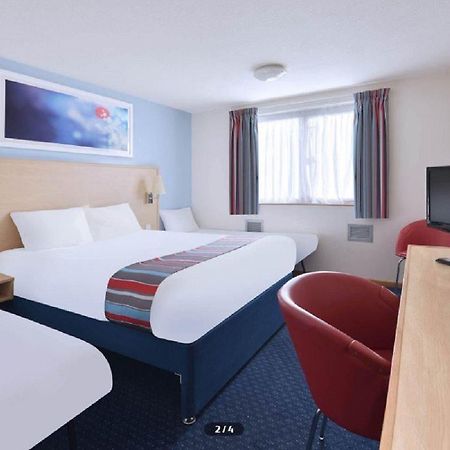 Travelodge Aberdeen Central Bagian luar foto