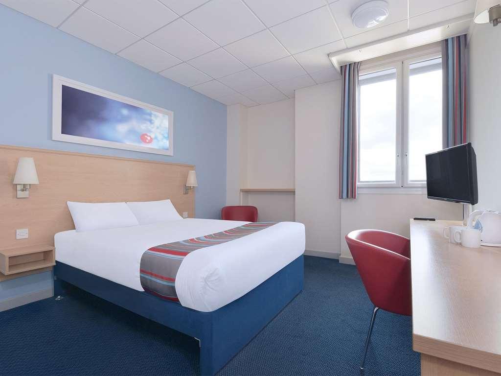 Travelodge Aberdeen Central Ruang foto