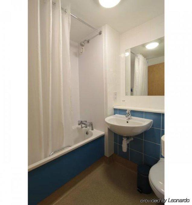 Travelodge Aberdeen Central Bagian luar foto