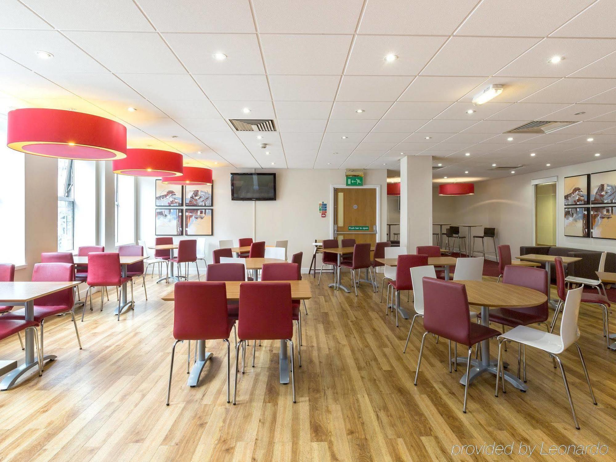 Travelodge Aberdeen Central Bagian luar foto