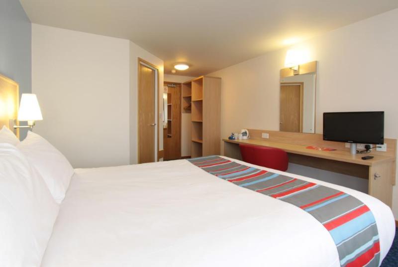 Travelodge Aberdeen Central Bagian luar foto