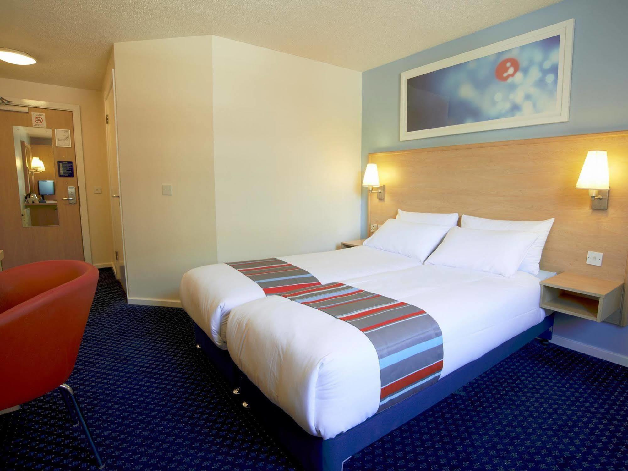 Travelodge Aberdeen Central Bagian luar foto