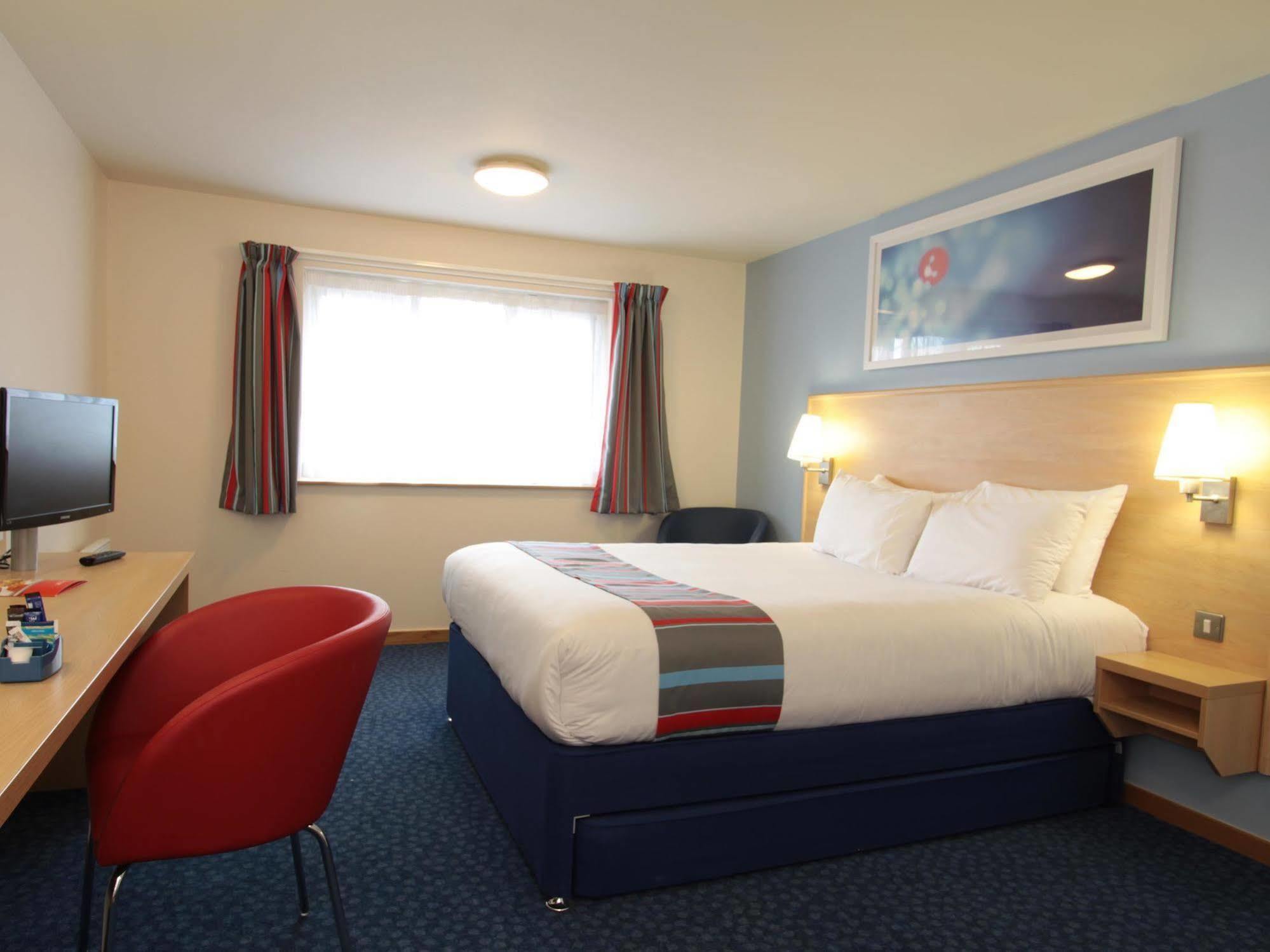 Travelodge Aberdeen Central Bagian luar foto