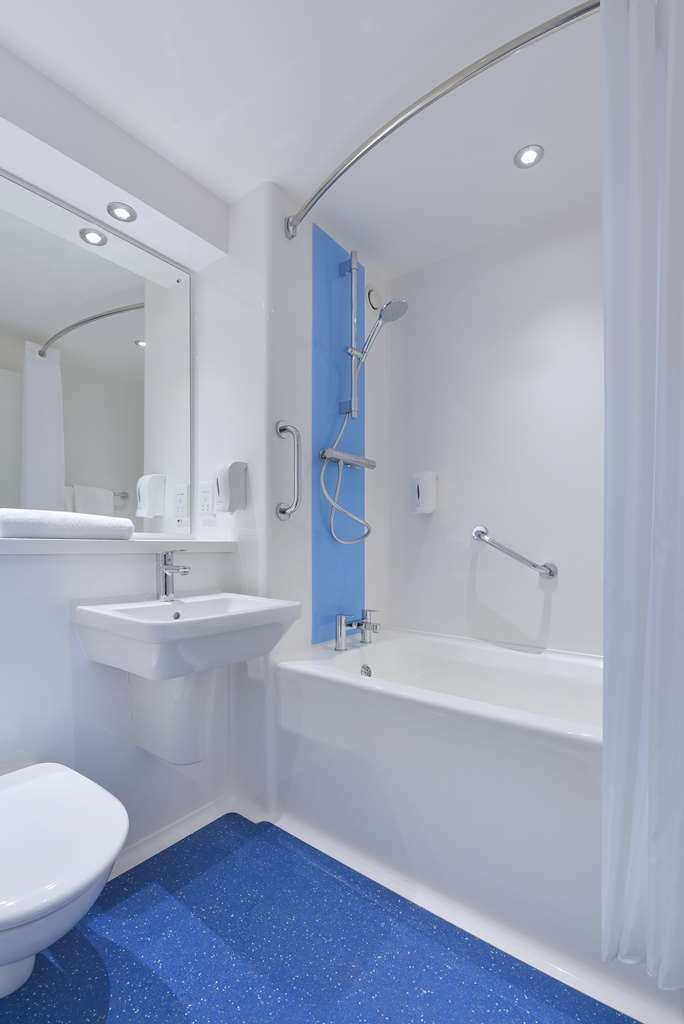 Travelodge Aberdeen Central Ruang foto