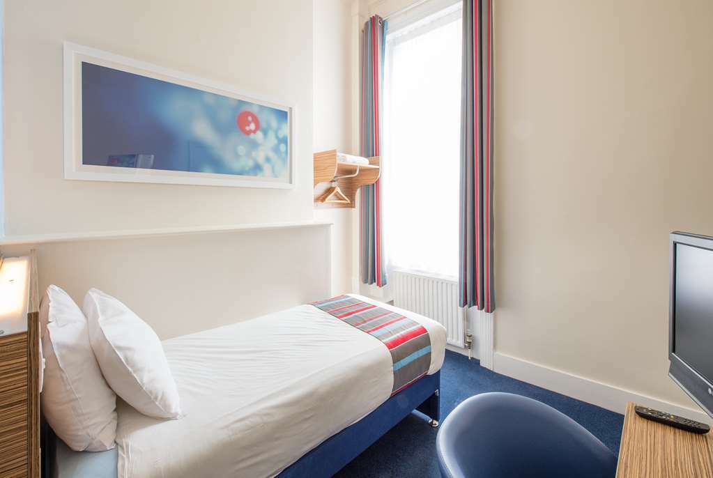 Travelodge Aberdeen Central Ruang foto